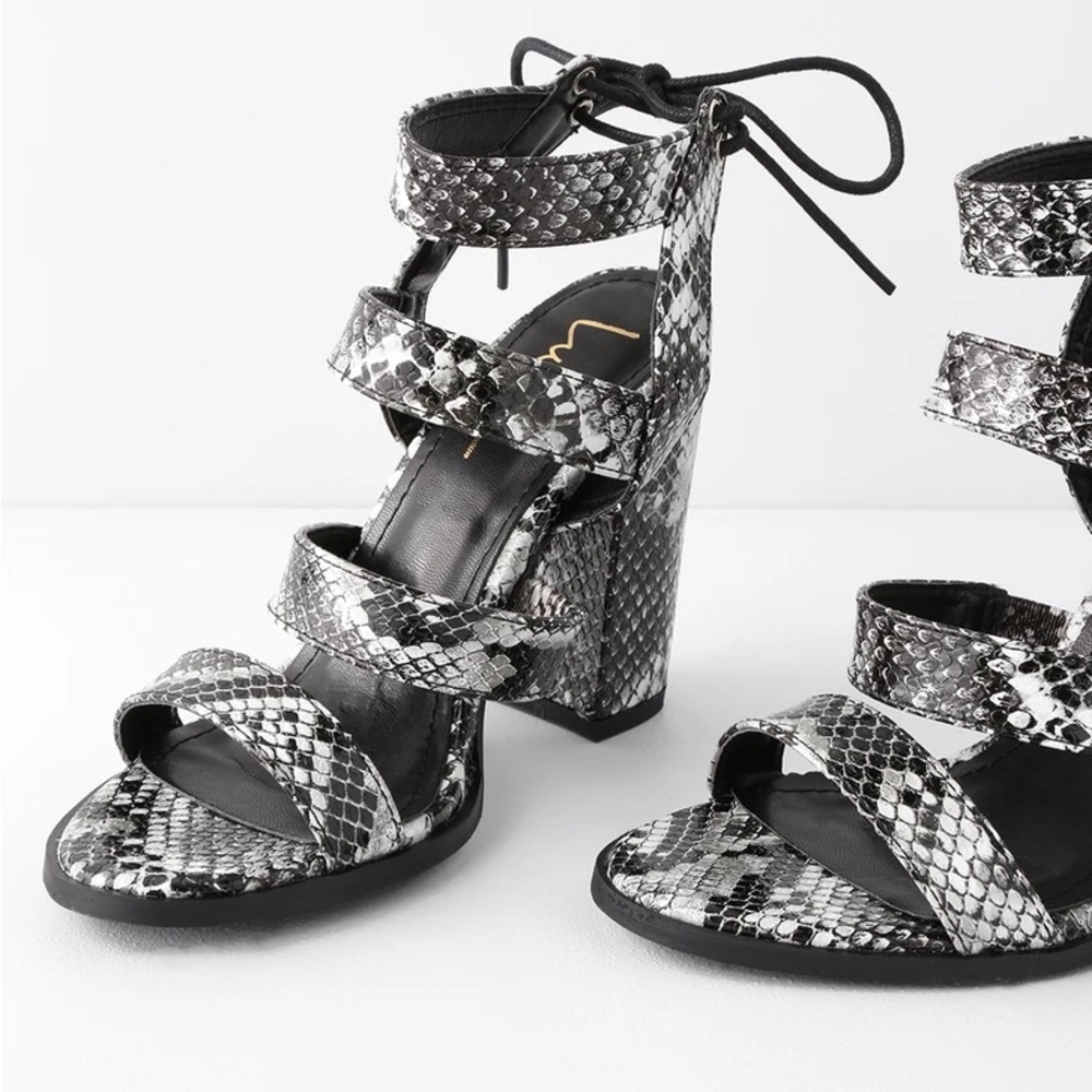 New Lulu’s Sydney Black and White Snake High Heel Sandals